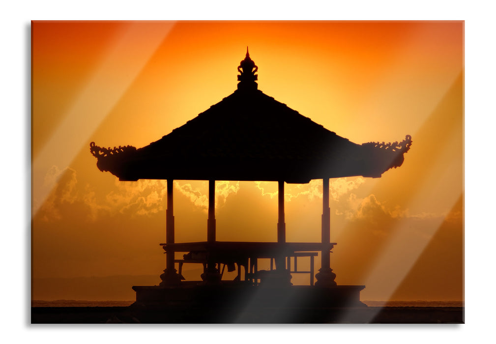 Pagode in Bali im Sonnenuntergang, Glasbild