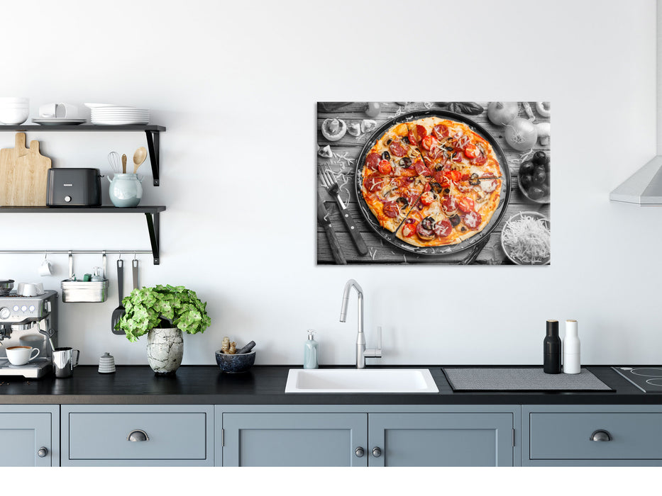 Pizza auf Pizzablech, Glasbild