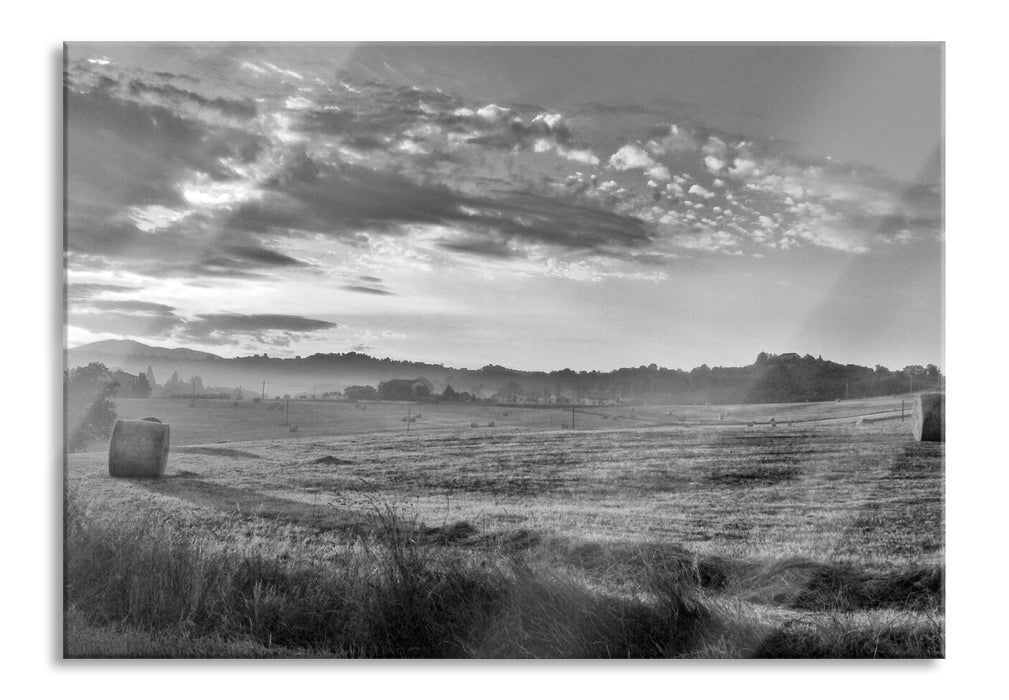 Feld mit Heuballen, Glasbild