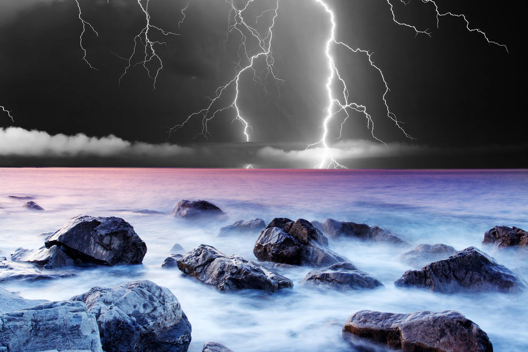 Blitze über dem Meer, Glasbild