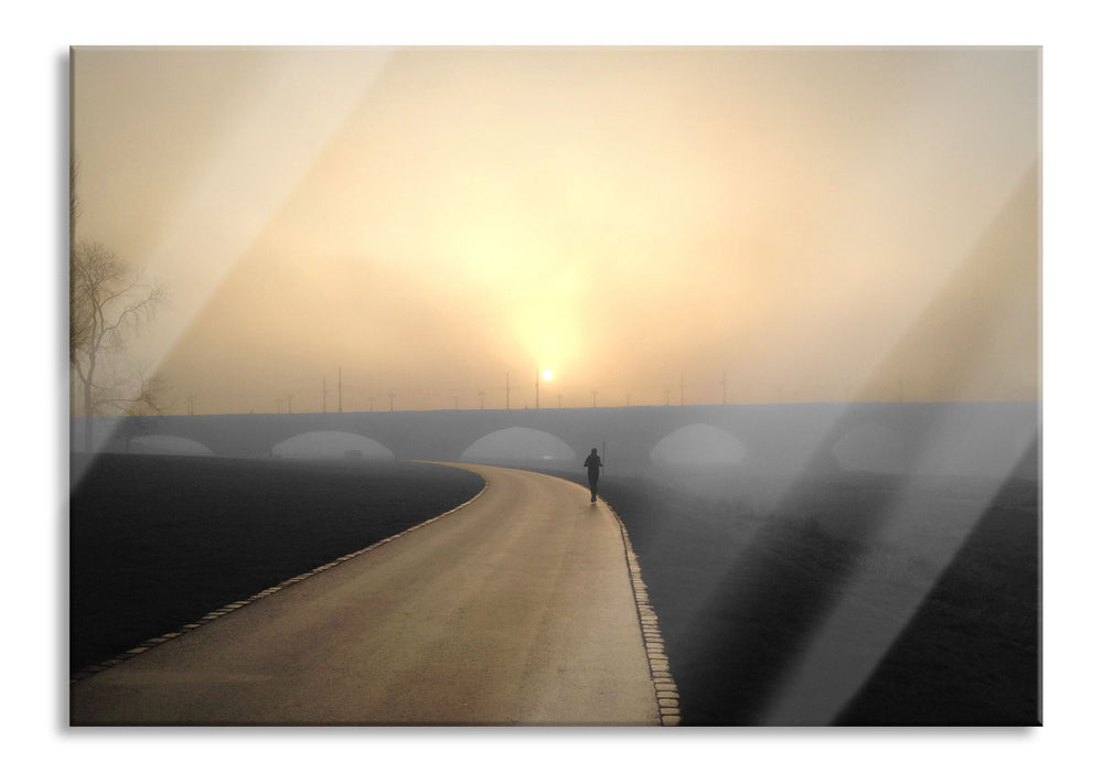 Pixxprint Joggerin vor Brücke, Glasbild