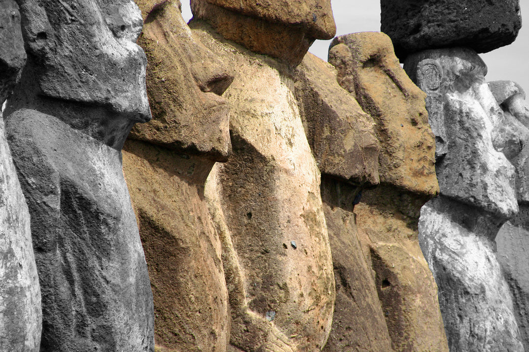 Moai Statuen Detailansicht, Glasbild