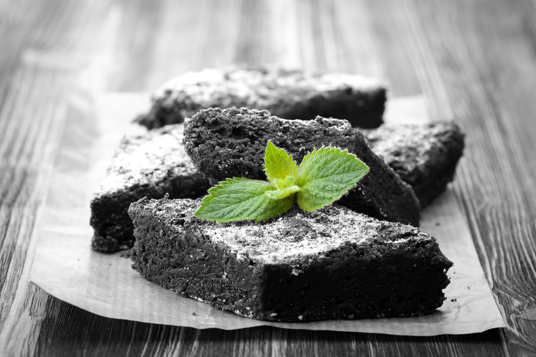 köstlicher Brownie mit Minze, Glasbild