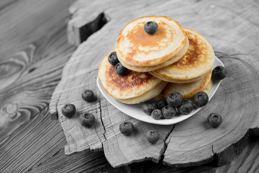 leckere Pancakes mit Blaubeeren, Glasbild