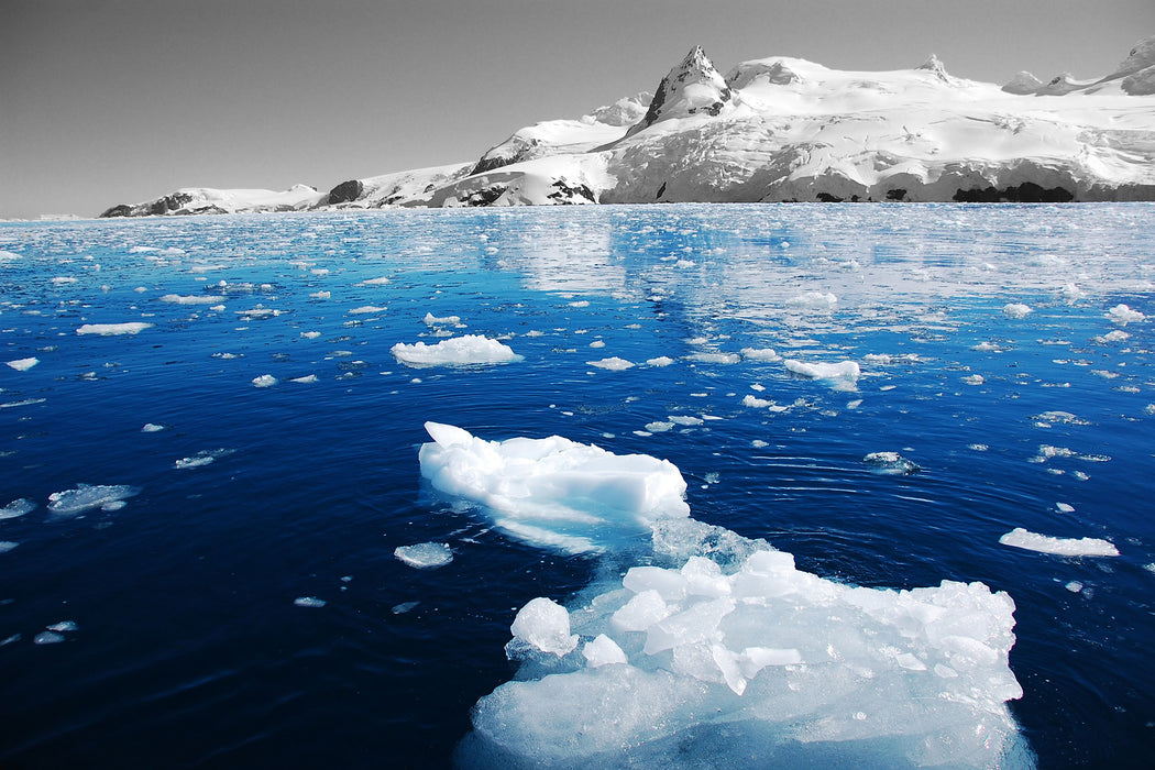 Eisbrocken im Meer, Glasbild