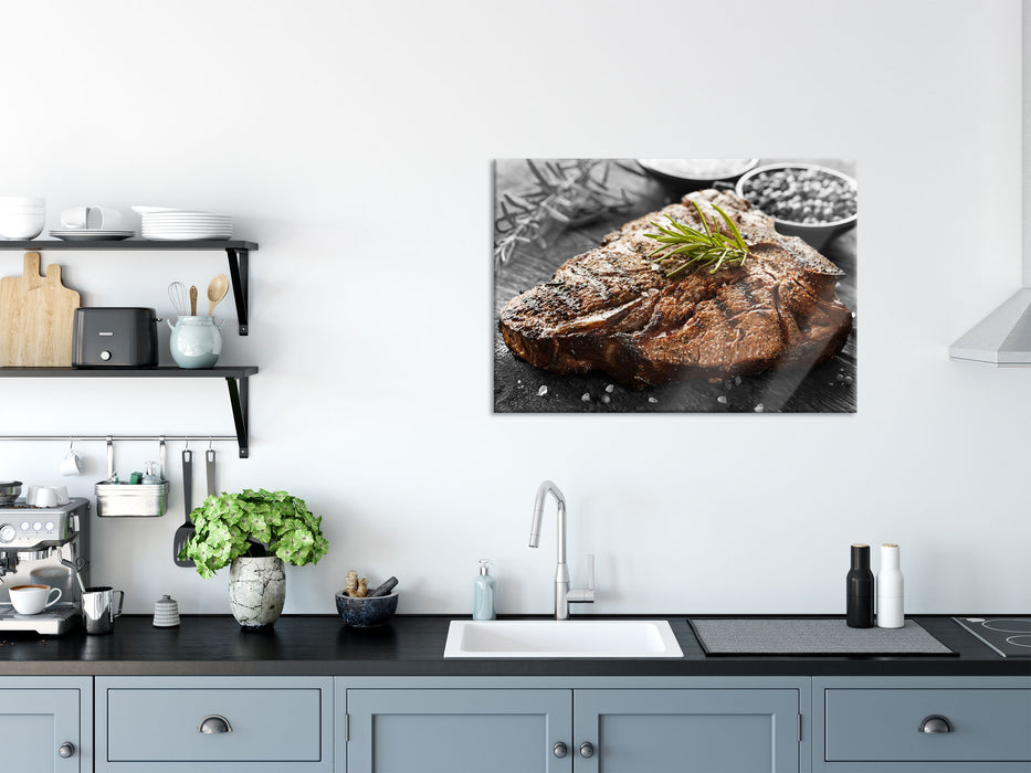 Gebratenes Steak mit Rosmarin, Glasbild