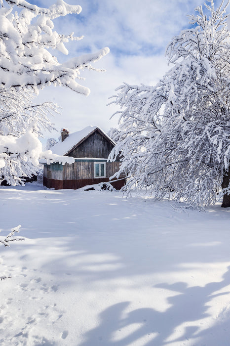 Winterlandschaft mit Hütte, Glasbild