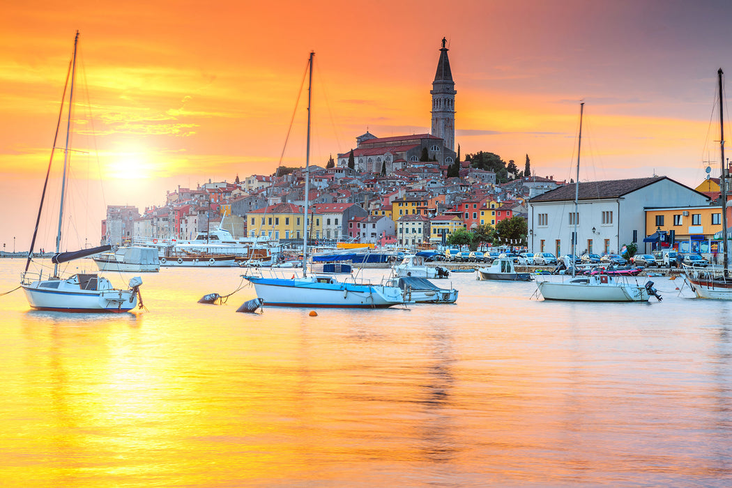 Kroatische Hafenstadt, Glasbild