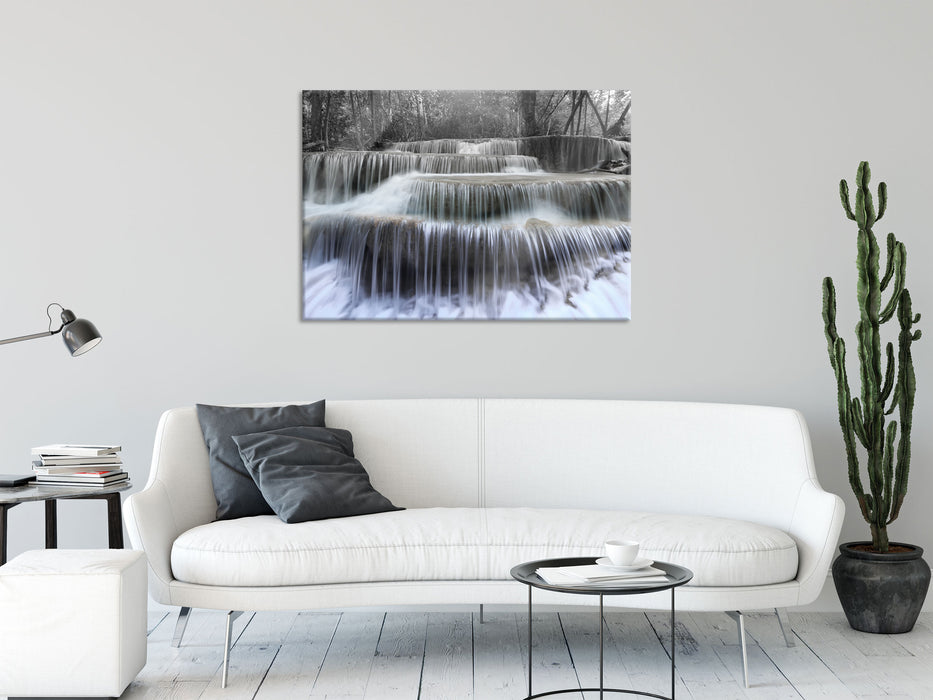 Wasserfall im Regenwald, Glasbild