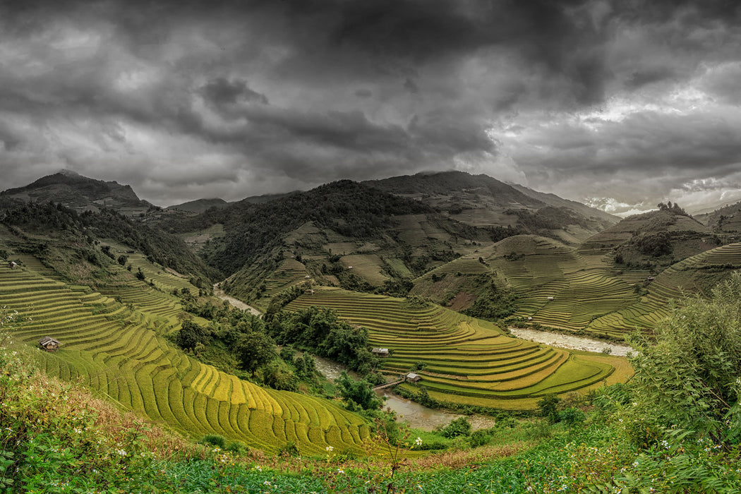 eine Berg Farm in Asien, Glasbild