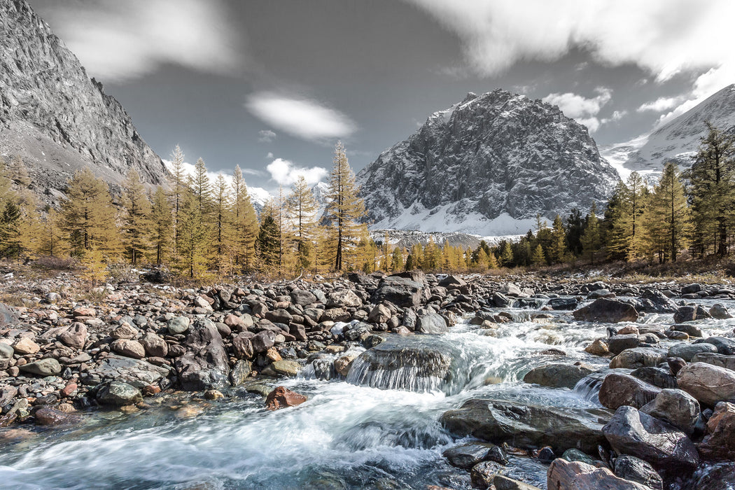 kleiner Fluss im Gebirge, Glasbild