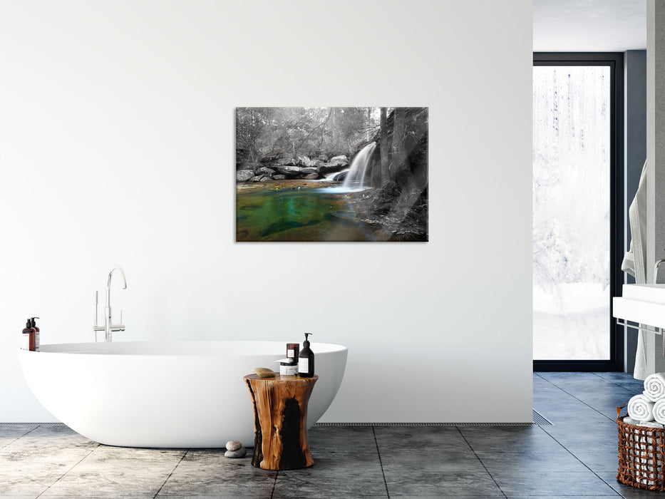 Wasserfall im Wald, Glasbild