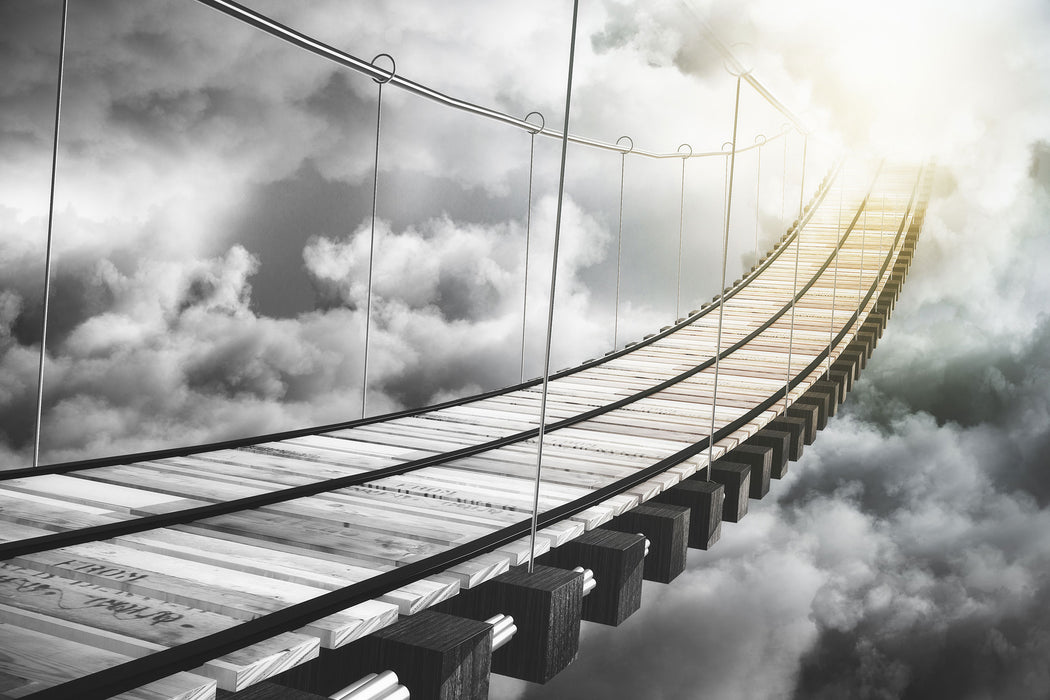 Hölzerne Brücke in den Wolken, Glasbild