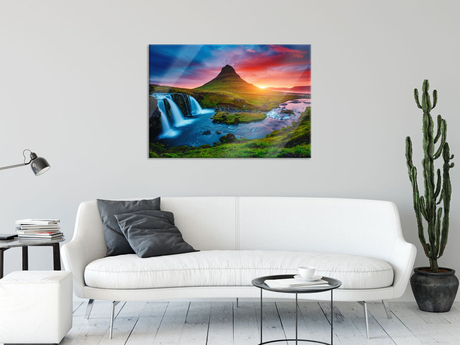 Kirkjufell Vulkan im Sonnenuntergang, Glasbild