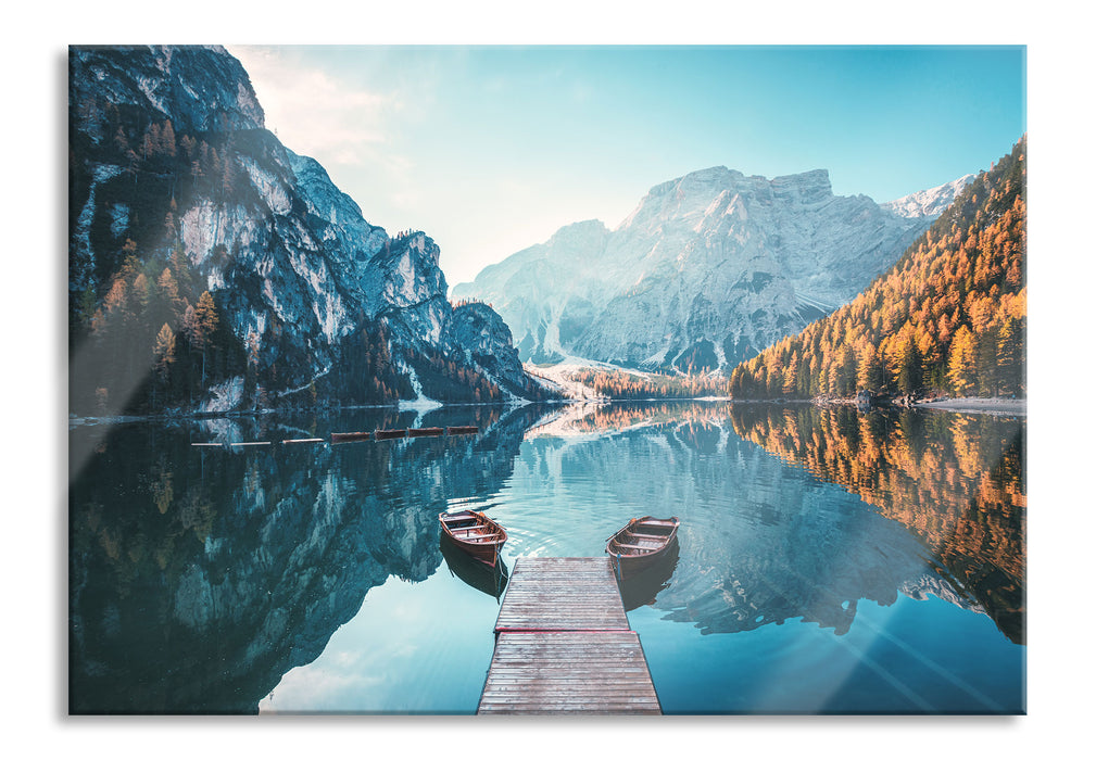 Pixxprint Boote am Steg des Pragser Wildsee, Glasbild