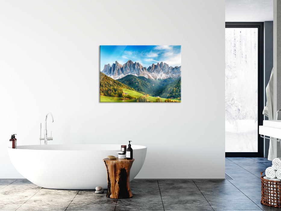 Bunte Waldlandschaft vor den Dolomiten, Glasbild