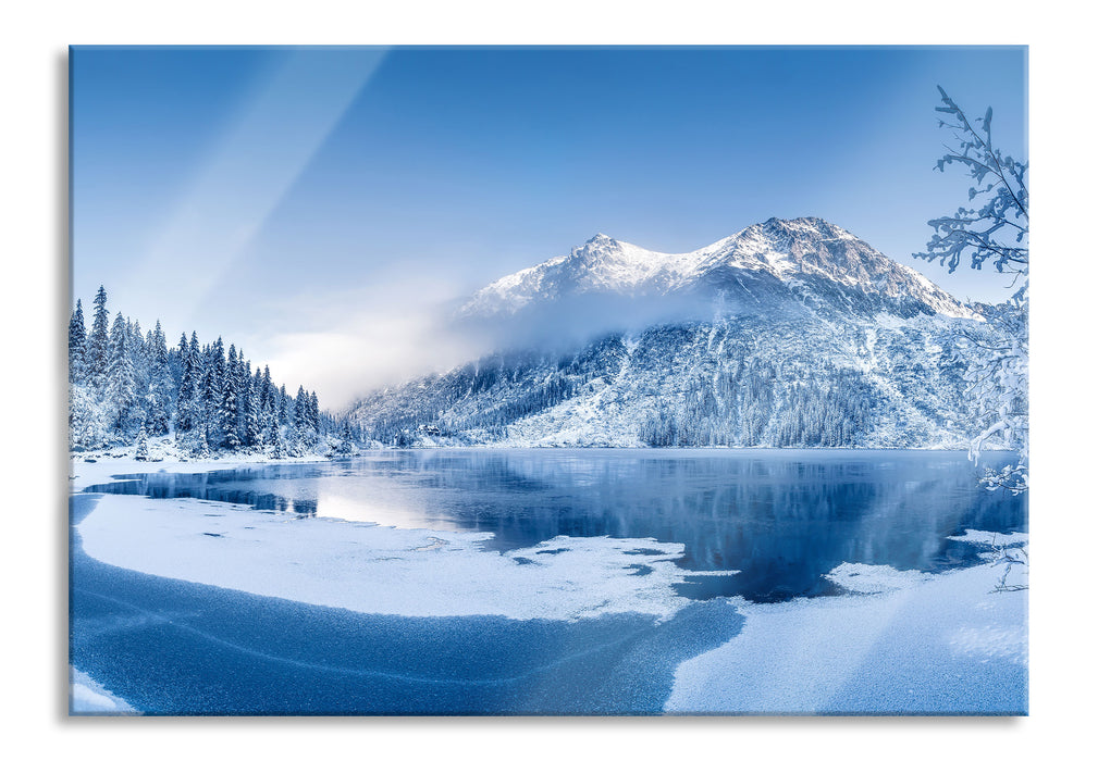 Pixxprint Winterlandschaft mit gefrorenem Bergsee, Glasbild