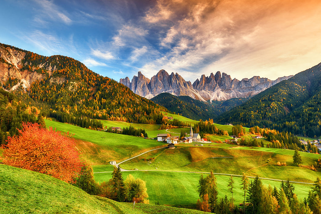 Herbstliche Landschaft in den Dolomiten, Glasbild