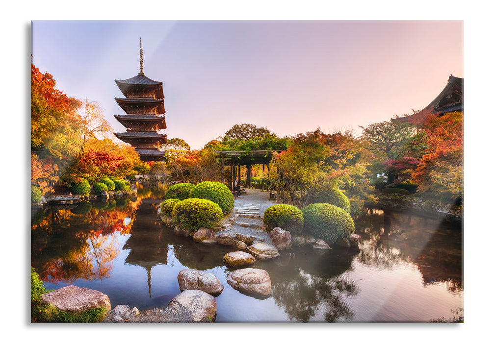 See im Herbst vor japanischem Tempel, Glasbild
