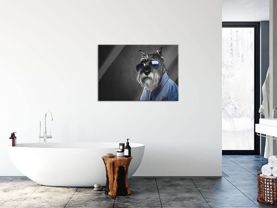 Lustiger Hund mit Hemd und Sonnenbrille B&W Detail, Glasbild