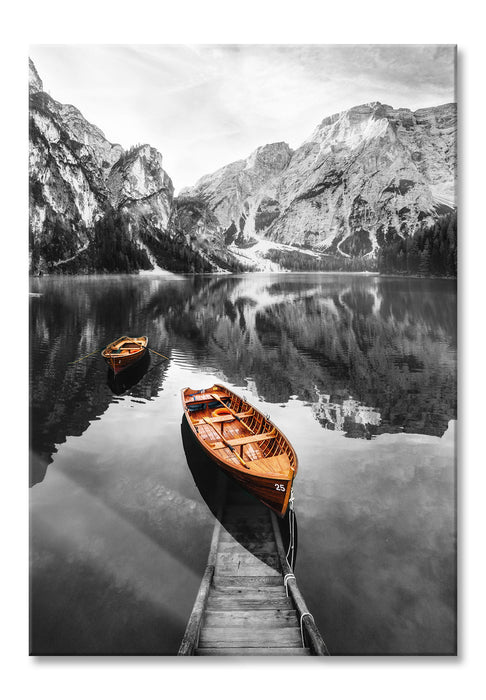 Pixxprint Bootsteg am Pragser Wildsee B&W Detail, Glasbild