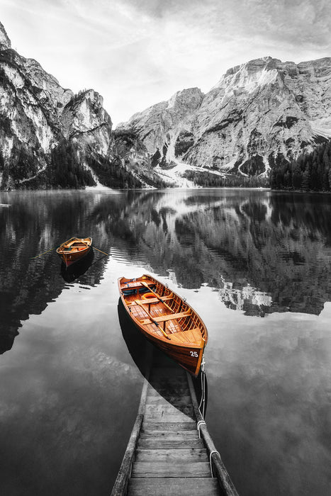 Bootsteg am Pragser Wildsee B&W Detail, Glasbild