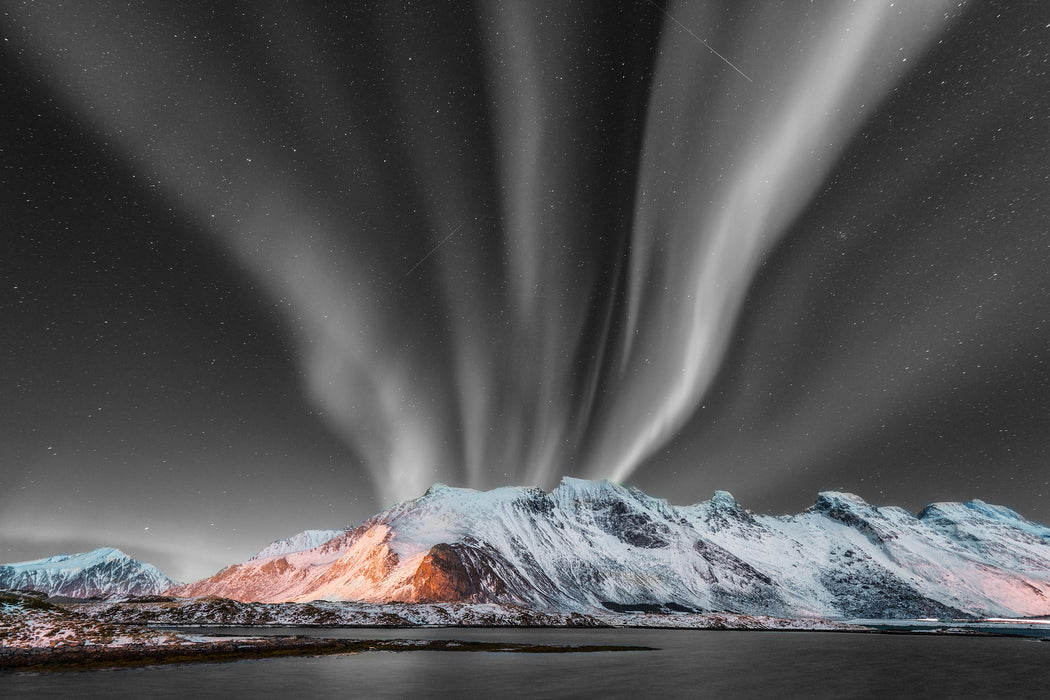 Nordlichter über Gletscher in Norwegen B&W Detail, Glasbild