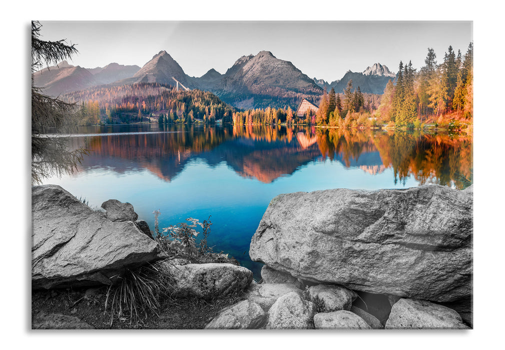 Pixxprint Herbstlicher Natursee in der Slowakei B&W Detail, Glasbild