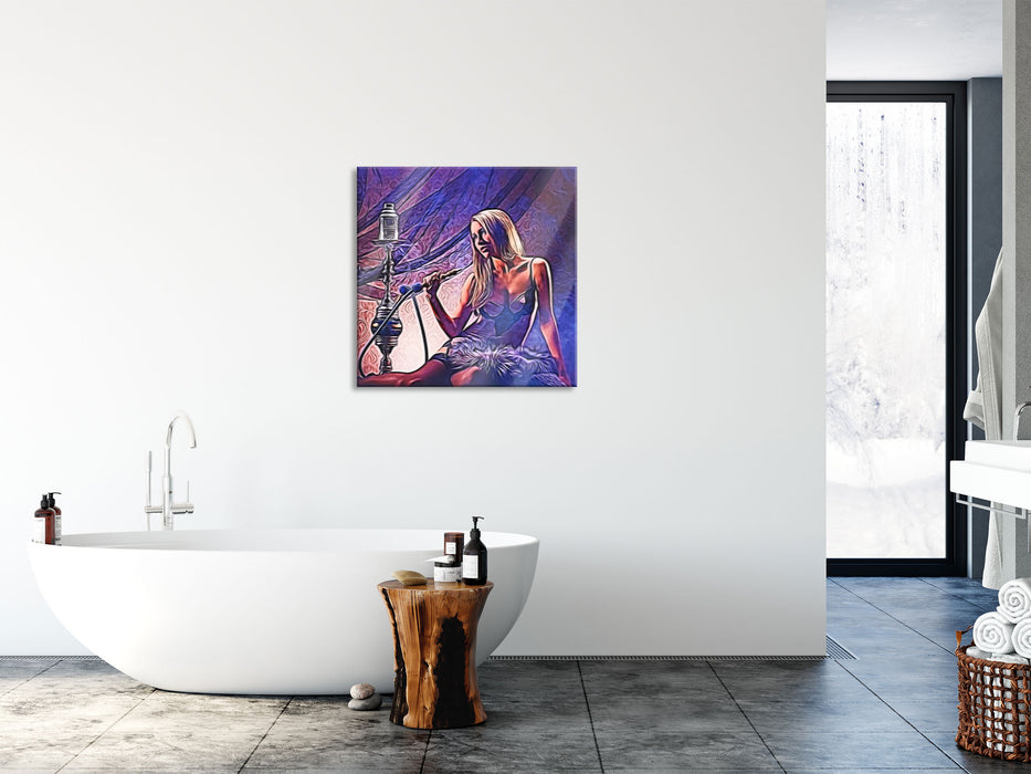 Attraktive Frau mit Shisha, Glasbild Quadratisch