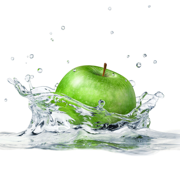 Grüner Apfel fällt in Wasser, Glasbild Quadratisch