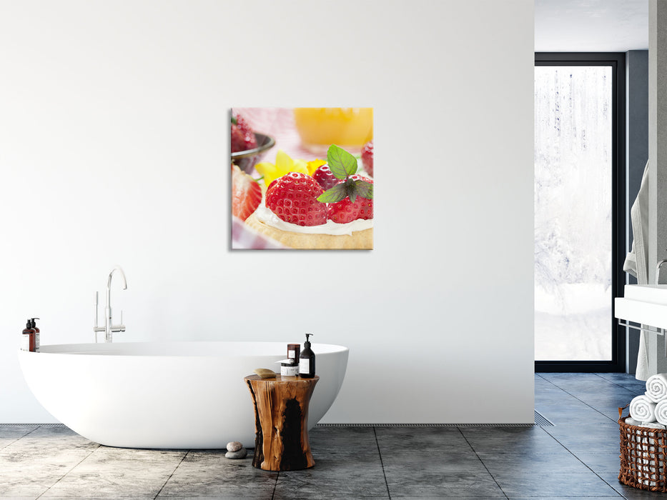 Leckere Erdbeertörtchen, Glasbild Quadratisch