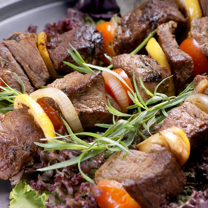 Leckerer Schaschlik Fleischspieß, Glasbild Quadratisch