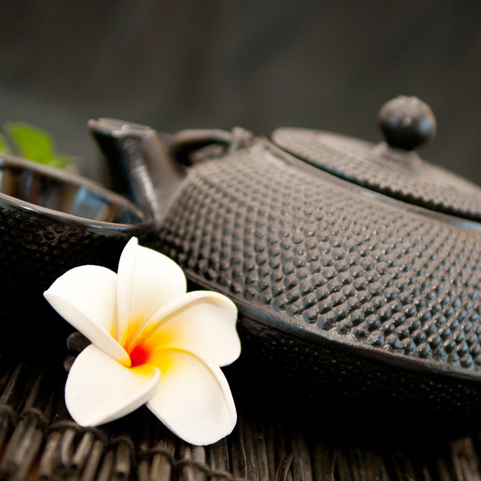 Teekanne mit Kräutern, Glasbild Quadratisch