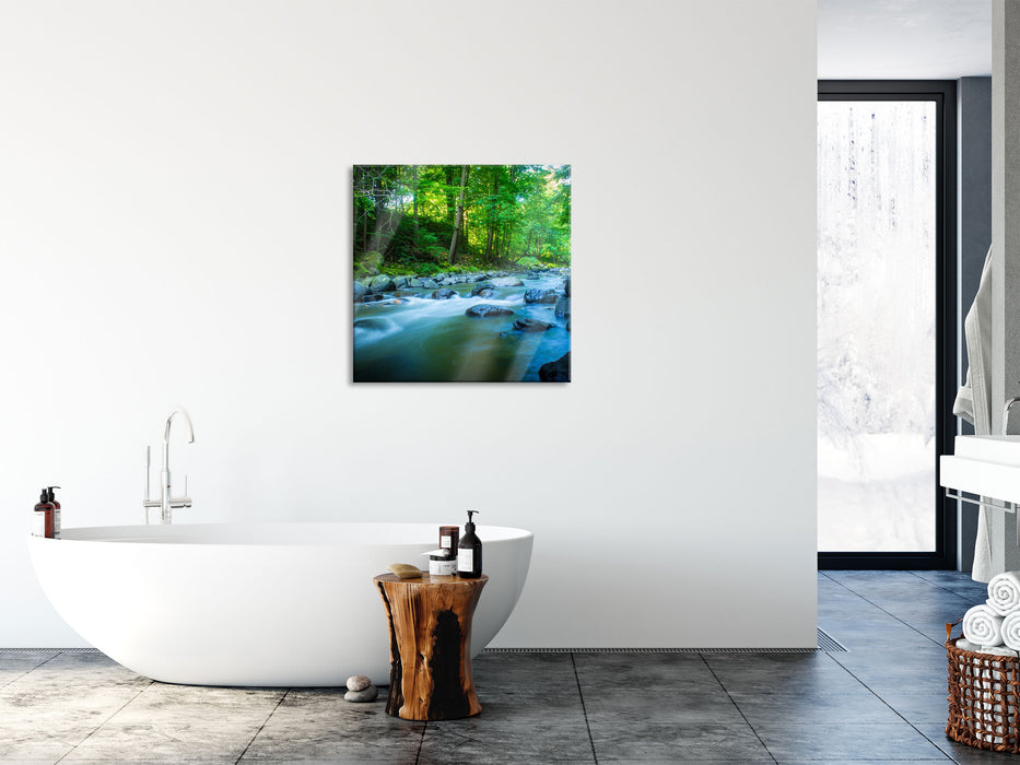 Fluss im Wald mit Steinen, Glasbild Quadratisch