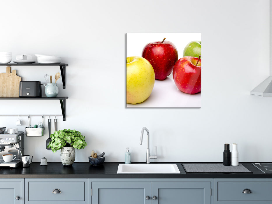 Bunte Äpfel schwarzer Hintergrund, Glasbild Quadratisch