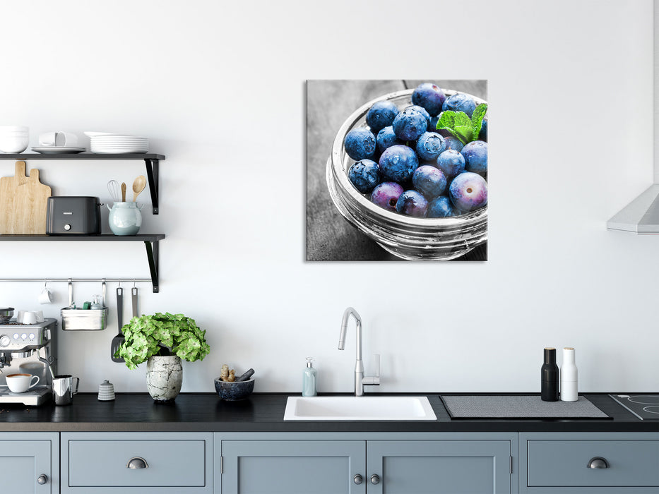 Schale voller Heidelbeeren, Glasbild Quadratisch