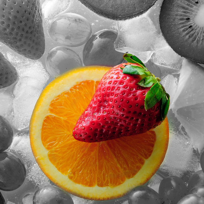 Leckere Orange mit Erdbeere, Glasbild Quadratisch