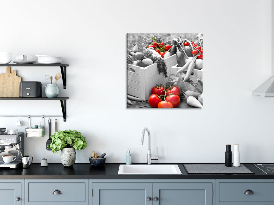 Gemüse in Holzkisten, Glasbild Quadratisch