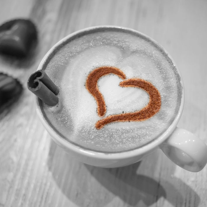 Leckerer Kaffee mit Herz, Glasbild Quadratisch