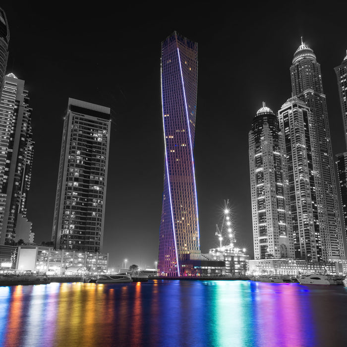 Skyline von Dubai bei Nacht, Glasbild Quadratisch