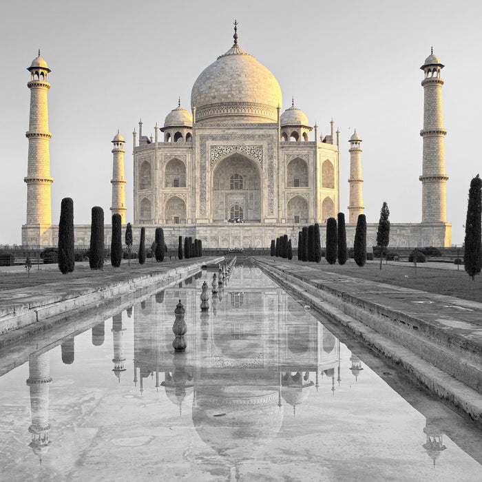 Taj Mahal in ruhiger Umgebung, Glasbild Quadratisch