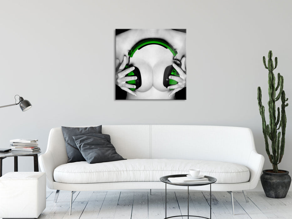 Dark Sexy girl grüne Kopfhörer, Glasbild Quadratisch