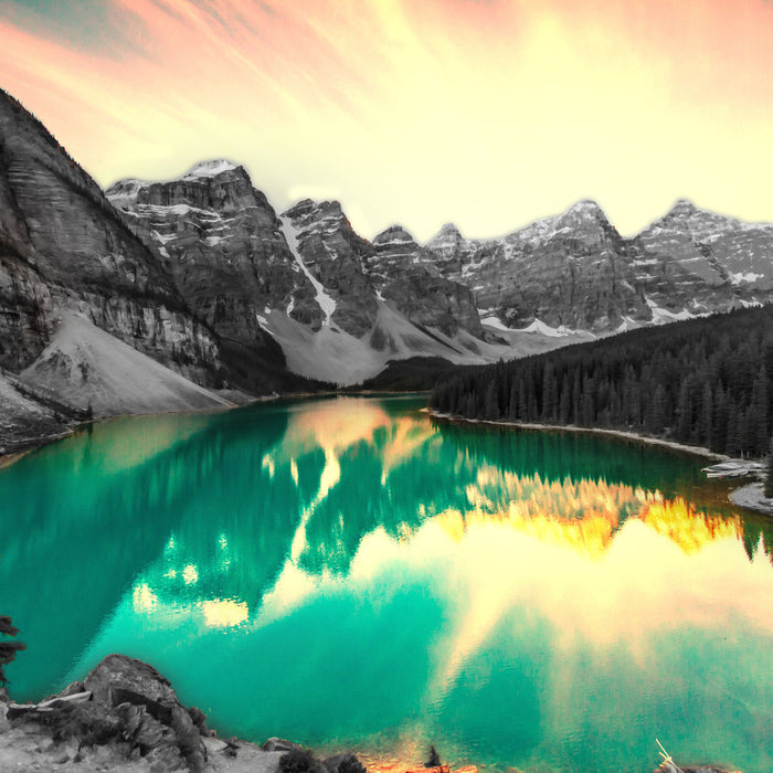 Moraine Lake in Canada, Glasbild Quadratisch