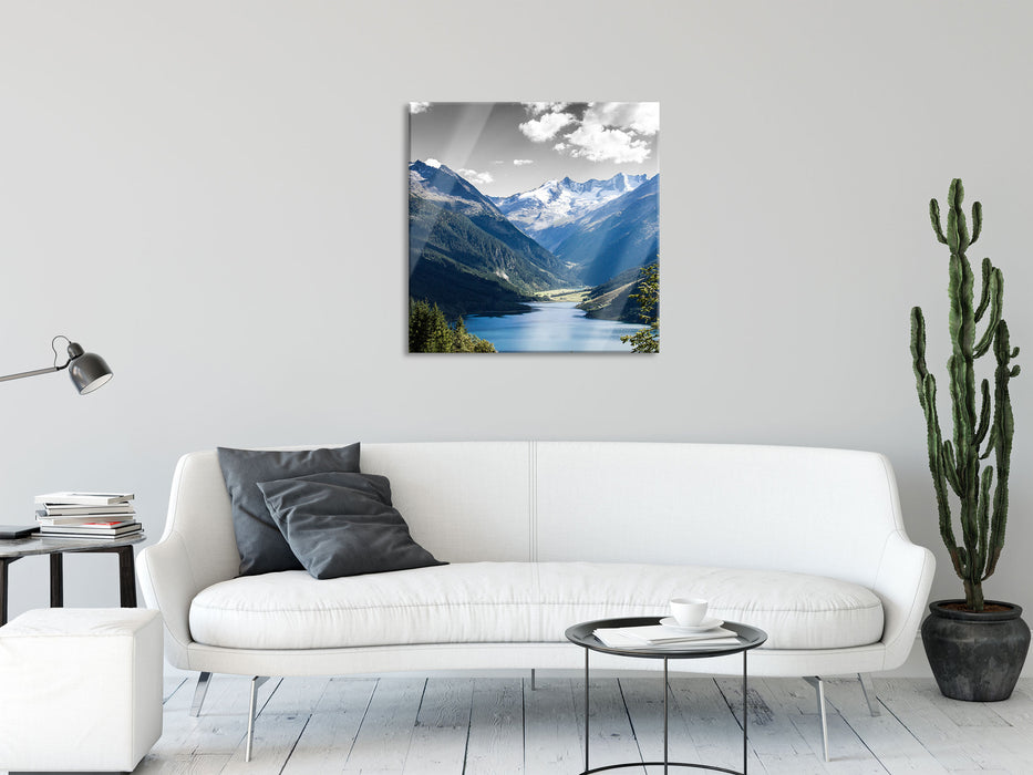 ruhiger See in Berglandschaft, Glasbild Quadratisch