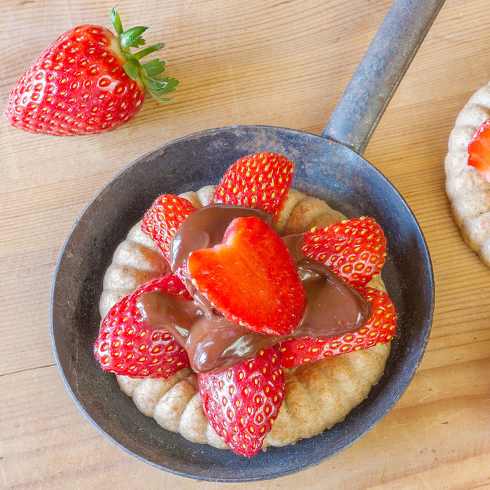 Süße Erdbeertörtchen, Glasbild Quadratisch