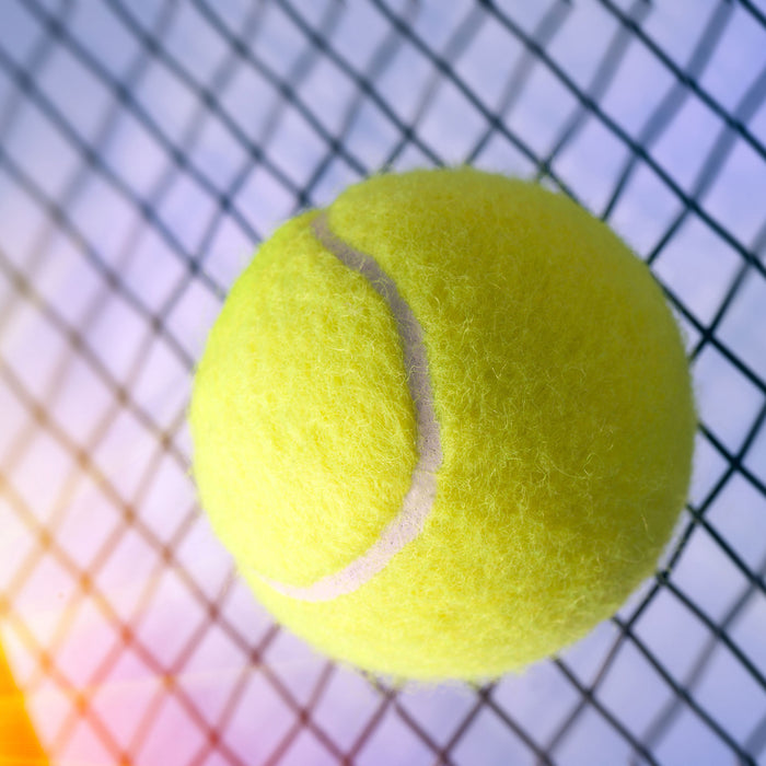 Tennisschläger Tennisball, Glasbild Quadratisch