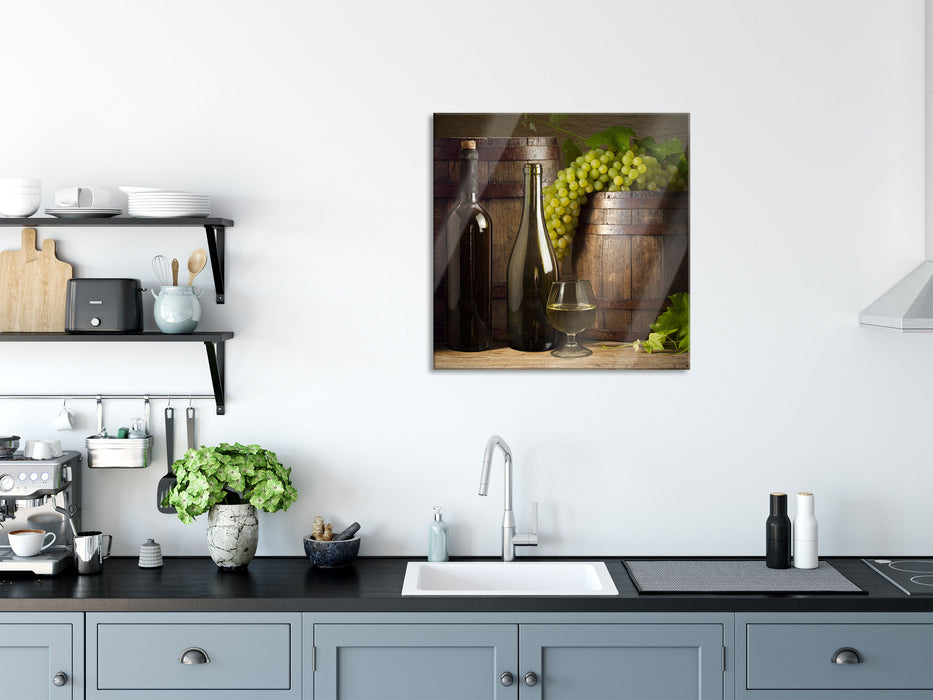 Fässer mit Weintrauben und Wein, Glasbild Quadratisch