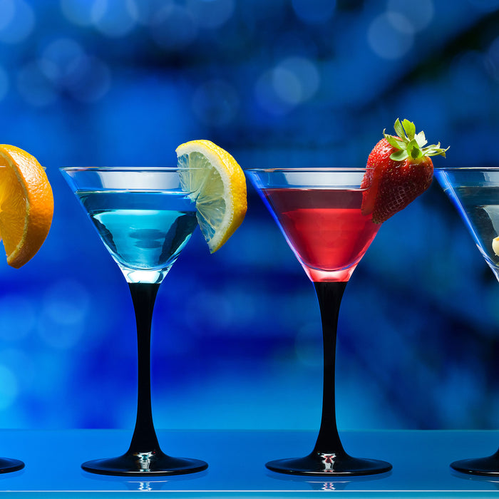 Vier Martinis, Glasbild Quadratisch