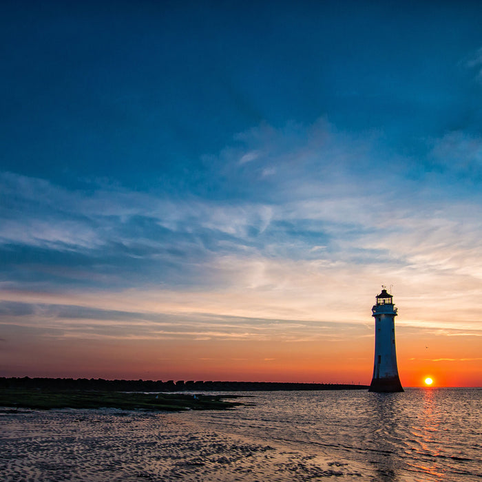 Leuchtturm im Sonnenuntergang, Glasbild Quadratisch