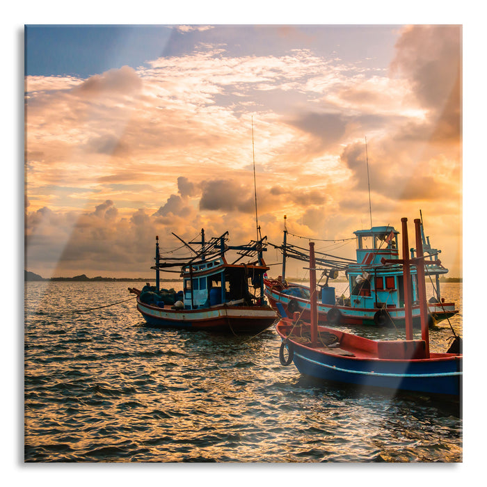 thailändische Fischerboote im Meer, Glasbild Quadratisch